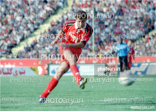 بازیکنان دهه های مختلف فوتبال ایران 4-اسماعیل حلالی,