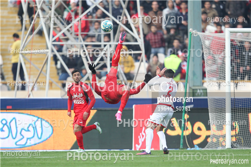 پرسپولیس 3- تراکتورسازی تبریز‎ (95/11/17)0-صادق محرمی,مهدی طارمی,