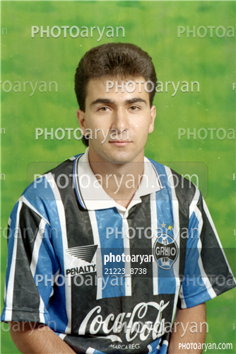 بازیکنان دهه های مختلف فوتبال ایران 5-کوروش تشت زر,