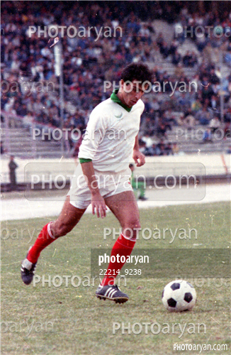بازیکنان دهه های مختلف فوتبال ایران 8-محسن عاشوریَ,