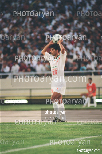 بازیکنان دهه های مختلف فوتبال ایران 1-مهرداد میناوند,