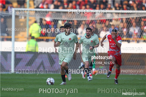 پرسپولیس  2-تراکتور  0    (1403/11/07)-مهدی ترابی,مسعود ریگی,مهدی هاشم نژاد,