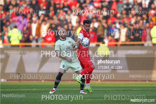 پرسپولیس  2-تراکتور  0    (1403/11/07)-عیسی ال کثیر,ایگور پوستونیسکی,