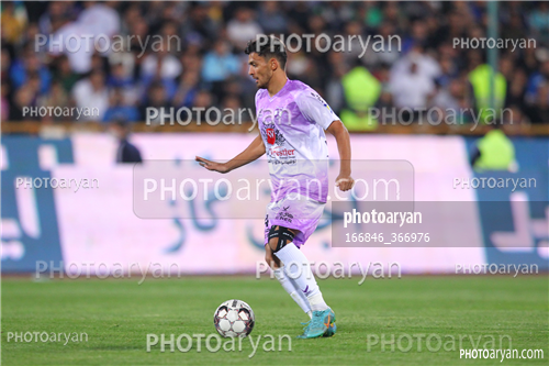 استقلال 3-هوادار 2  (1402/07/28)-