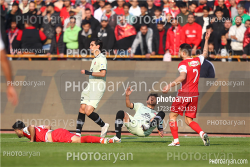 پرسپولیس  2-تراکتور  0    (1403/11/07)-