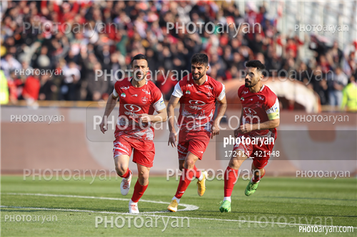 پرسپولیس  2-تراکتور  0    (1403/11/07)-سروش رفیعی,میلاد محمدی,امید عالیشاه,