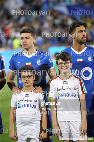 استقلال 3-هوادار 2  (1402/07/28)-