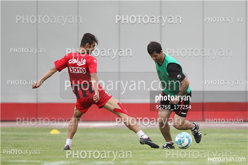 تمرین پرسپولیس در ورزشگاه درفشی فر 95/02/13-کریم باقری,