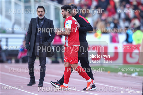 پرسپولیس  2-تراکتور  0    (1403/11/07)-افشین پیروانی,محمد خدا بنده لو,