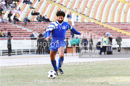 بازیکنان دهه های مختلف فوتبال ایران 2-شاهرخ بیانی,