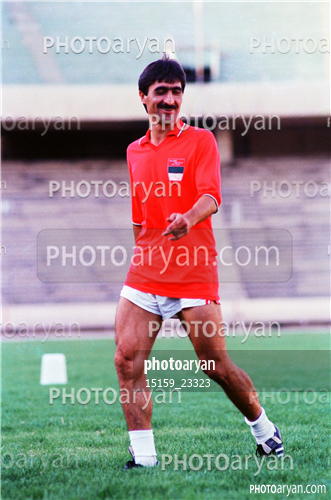 بازیکنان دهه های مختلف فوتبال ایران 2-ناصر محمدخانی,