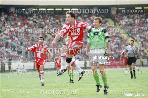 بازیکنان دهه های مختلف فوتبال ایران 3-مجتبی محرمی,ادموند بزیک,