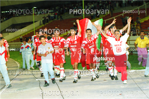 بازیکنان دهه های مختلف فوتبال ایران 3-افشین پیروانی,مهرداد میناوند,بهروز رهبری فر,نعیم سعداوی,