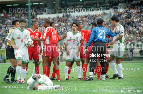بازیکنان دهه های مختلف فوتبال ایران 12-علی دایی  Ali Daei,کریم باقری,فرهاد مجیدی,