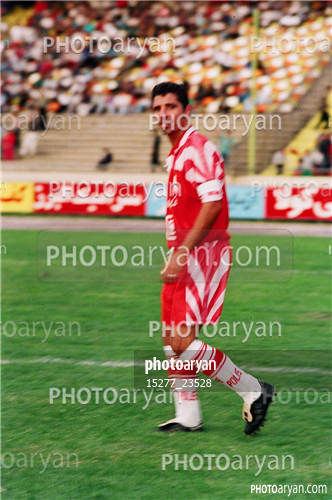 بازیکنان دهه های مختلف فوتبال ایران 2-مجتبی محرمی,