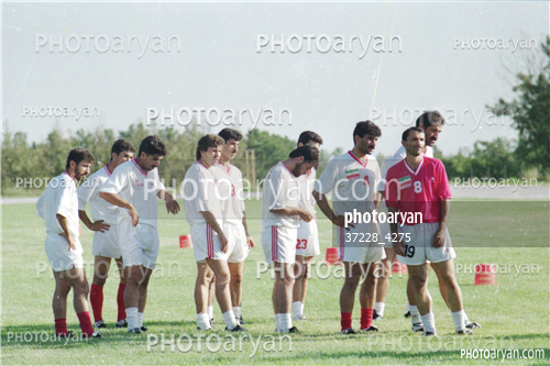 بازیکنان دهه های مختلف فوتبال ایران 11-حمید درخشان,حسن شیر محمدی,مهدی فنونی زاده,جواد زرینچه,نادر محمدخانی,امیر قلعه نویی,