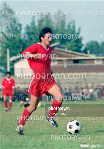 بازیکنان دهه های مختلف فوتبال ایران 10-ناصر محمدخانی,