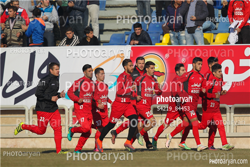 پرسپولیس 1 -پاراگ 3 (95/10/18)-صادق محرمی,حمید طاهرخانی,رضا کرملا چعب,علی علیپور,احسان علوان زاده,محمد امین آرام طبع,