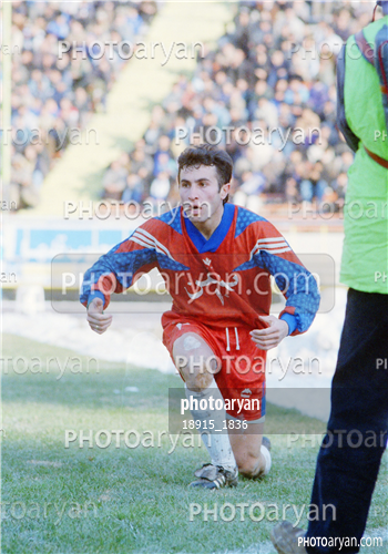 بازیکنان دهه های مختلف فوتبال ایران 3-علی لطیفی,