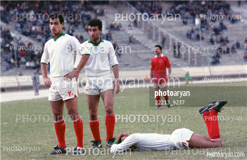 بازیکنان دهه های مختلف فوتبال ایران 8-محسن عاشوریَ,حسین عبدی,