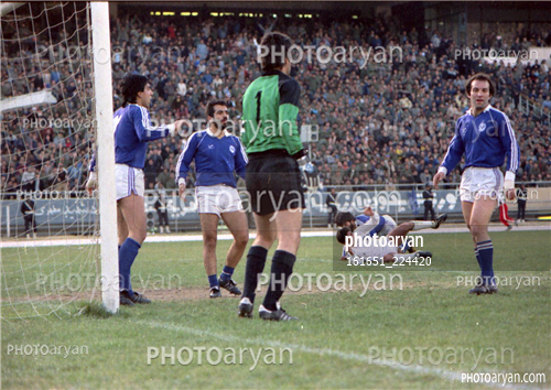  بازیکنان دهه های مختلف فوتبال ایران 32-شاهین بیانی,سعید مراغه چیان,اصغر حاجیلو,ناصر حجازی,