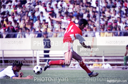 بازیکنان دهه های مختلف فوتبال ایران 7-ناصر محمدخانی,