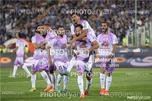 استقلال 3-هوادار 2  (1402/07/28)-