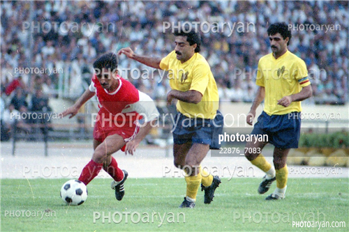 بازیکنان دهه های مختلف فوتبال ایران 9-ناصر محمدخانی,سید علی افتخاری,سیروس قایقران,