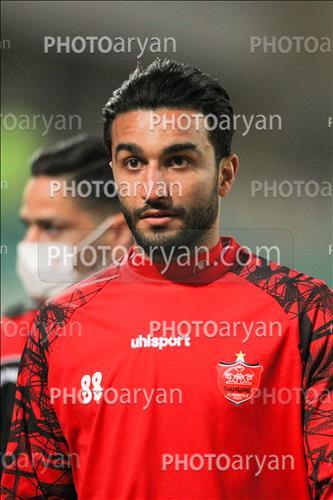 <span style='background: #33747a;font-weight: 300;font-size: 10px;box-shadow: 2px 3px 5px black;border-radius: 2px;margin: 2px;color: #fff;padding: 2px 5px;font - size: 10px;line - height: 22px; '>سیامک نعمتی</span> 