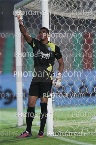 <span style='background: #33747a;box-shadow: 2px 3px 5px black;font-weight: 300;font-size: 10px;border-radius: 2px;margin: 2px;color: #fff;padding: 2px 5px;font - size: 10px;line - height: 22px; '>فرناندو ده خسوس</span> 