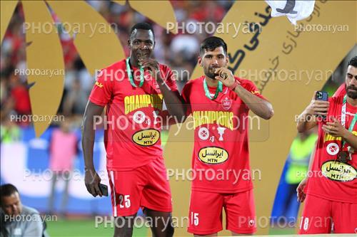 <span style='background: #33747a;box-shadow: 2px 3px 5px black;font-weight: 300;font-size: 10px;border-radius: 2px;margin: 2px;color: #fff;padding: 2px 5px;font - size: 10px;line - height: 22px; '>شیخ دیاباته  cheick tidiane diabaté</span> 