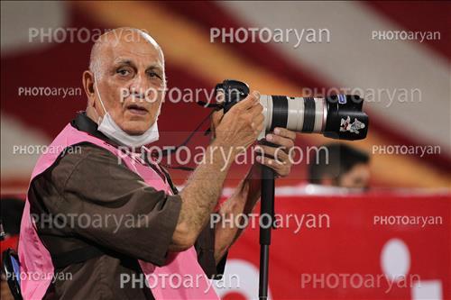 <span style='background: #33747a;font-weight: 300;font-size: 10px;box-shadow: 2px 3px 5px black;border-radius: 2px;margin: 2px;color: #fff;padding: 2px 5px;font - size: 10px;line - height: 22px; '>استاد جعفر تبریزی</span> 