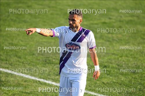 <span style='background: #33747a;box-shadow: 2px 3px 5px black;font-weight: 300;font-size: 10px;border-radius: 2px;margin: 2px;color: #fff;padding: 2px 5px;font - size: 10px;line - height: 22px; '>داوود شاهواروقی</span> 