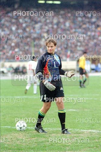 <span style='background: #33747a;box-shadow: 2px 3px 5px black;font-weight: 300;font-size: 10px;border-radius: 2px;margin: 2px;color: #fff;padding: 2px 5px;font - size: 10px;line - height: 22px; '>مارک بوسنیچ</span> 