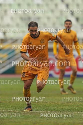 <span style='background: #33747a;box-shadow: 2px 3px 5px black;font-weight: 300;font-size: 10px;border-radius: 2px;margin: 2px;color: #fff;padding: 2px 5px;font - size: 10px;line - height: 22px; '>فرشاد اسدی</span> 