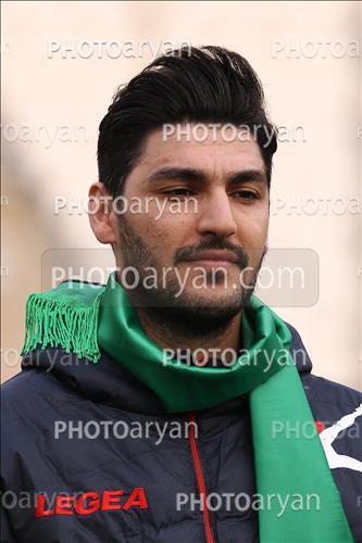 <span style='background: #33747a;box-shadow: 2px 3px 5px black;font-weight: 300;font-size: 10px;border-radius: 2px;margin: 2px;color: #fff;padding: 2px 5px;font - size: 10px;line - height: 22px; '>داود نوشی</span> 