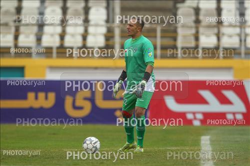 <span style='background: #33747a;box-shadow: 2px 3px 5px black;font-weight: 300;font-size: 10px;border-radius: 2px;margin: 2px;color: #fff;padding: 2px 5px;font - size: 10px;line - height: 22px; '>ایمان صادقی</span> 