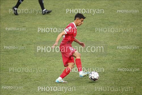 <span style='background: #33747a;box-shadow: 2px 3px 5px black;font-weight: 300;font-size: 10px;border-radius: 2px;margin: 2px;color: #fff;padding: 2px 5px;font - size: 10px;line - height: 22px; '>امیر حسین محمودی</span> 