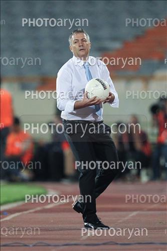 <span style='background: #33747a;box-shadow: 2px 3px 5px black;font-weight: 300;font-size: 10px;border-radius: 2px;margin: 2px;color: #fff;padding: 2px 5px;font - size: 10px;line - height: 22px; '>دراگان اسکوچیچ Dragan Skocic</span> 