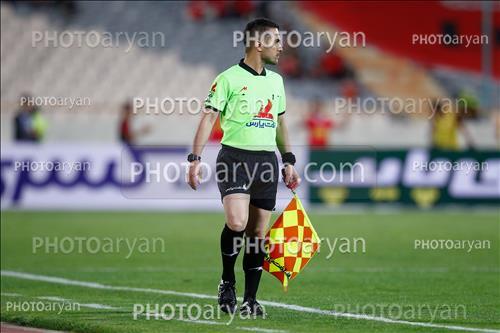 <span style='background: #33747a;box-shadow: 2px 3px 5px black;font-weight: 300;font-size: 10px;border-radius: 2px;margin: 2px;color: #fff;padding: 2px 5px;font - size: 10px;line - height: 22px; '>مهدی عالیقدر</span> 