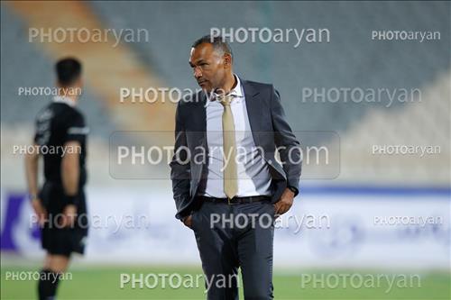 <span style='background: #33747a;box-shadow: 2px 3px 5px black;font-weight: 300;font-size: 10px;border-radius: 2px;margin: 2px;color: #fff;padding: 2px 5px;font - size: 10px;line - height: 22px; '>ژوزه مورایس  José Morais </span> 