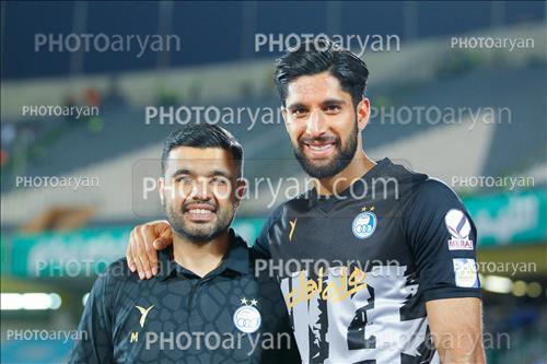 <span style='background: #33747a;box-shadow: 2px 3px 5px black;font-weight: 300;font-size: 10px;border-radius: 2px;margin: 2px;color: #fff;padding: 2px 5px;font - size: 10px;line - height: 22px; '>علیرضا رضایی</span> 