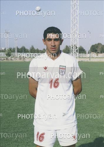 <span style='background: #33747a;box-shadow: 2px 3px 5px black;font-weight: 300;font-size: 10px;border-radius: 2px;margin: 2px;color: #fff;padding: 2px 5px;font - size: 10px;line - height: 22px; '>مهرزاد معدنچی</span> 