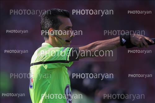 <span style='background: #33747a;box-shadow: 2px 3px 5px black;font-weight: 300;font-size: 10px;border-radius: 2px;margin: 2px;color: #fff;padding: 2px 5px;font - size: 10px;line - height: 22px; '>رضا سخندان</span> 