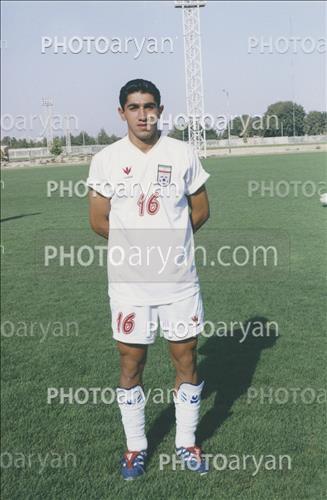 <span style='background: #33747a;box-shadow: 2px 3px 5px black;font-weight: 300;font-size: 10px;border-radius: 2px;margin: 2px;color: #fff;padding: 2px 5px;font - size: 10px;line - height: 22px; '>مهرزاد معدنچی</span> 