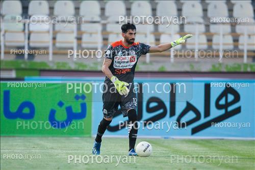 <span style='background: #33747a;box-shadow: 2px 3px 5px black;font-weight: 300;font-size: 10px;border-radius: 2px;margin: 2px;color: #fff;padding: 2px 5px;font - size: 10px;line - height: 22px; '>کوروش ملکی</span> 