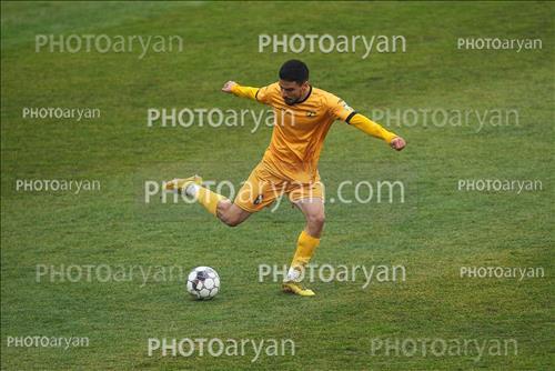 <span style='background: #33747a;box-shadow: 2px 3px 5px black;font-weight: 300;font-size: 10px;border-radius: 2px;margin: 2px;color: #fff;padding: 2px 5px;font - size: 10px;line - height: 22px; '>مهیار جباری</span> 