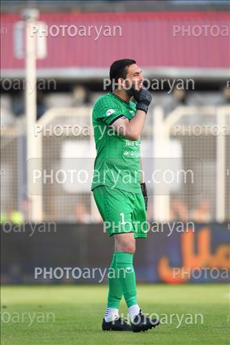 <span style='background: #33747a;box-shadow: 2px 3px 5px black;font-weight: 300;font-size: 10px;border-radius: 2px;margin: 2px;color: #fff;padding: 2px 5px;font - size: 10px;line - height: 22px; '>علیرضا حقیقی</span> 