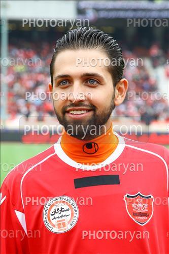 <span style='background: #33747a;box-shadow: 2px 3px 5px black;font-weight: 300;font-size: 10px;border-radius: 2px;margin: 2px;color: #fff;padding: 2px 5px;font - size: 10px;line - height: 22px; '>محسن افشانی</span> 