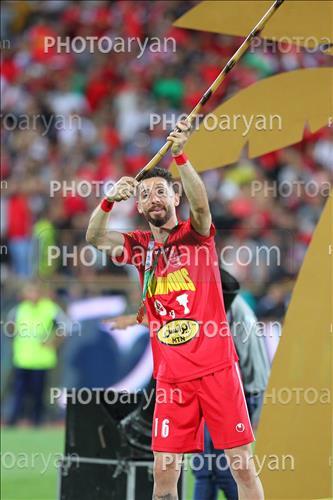 <span style='background: #33747a;box-shadow: 2px 3px 5px black;font-weight: 300;font-size: 10px;border-radius: 2px;margin: 2px;color: #fff;padding: 2px 5px;font - size: 10px;line - height: 22px; '>مهدی عبدی</span> 